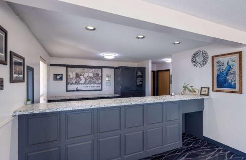 Jackson Hotel | Super 8 by Wyndham Jackson MN