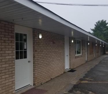 Algoma District Hotel | Super Nights Inn
