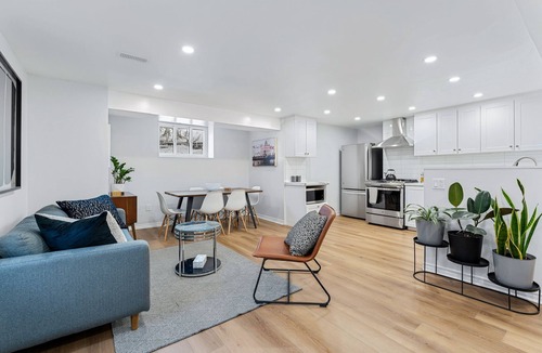 Ottawa Division House | Superb 2BD | Orleans, 5min to Beach|Laundry & Parking