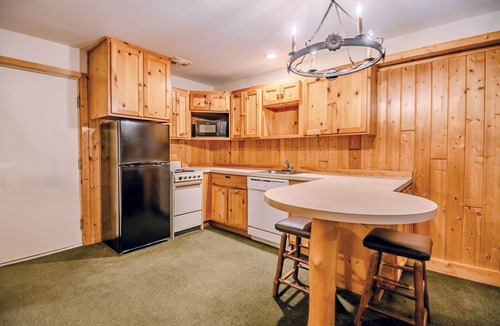 Two Harbors Hotel | Superior Shores