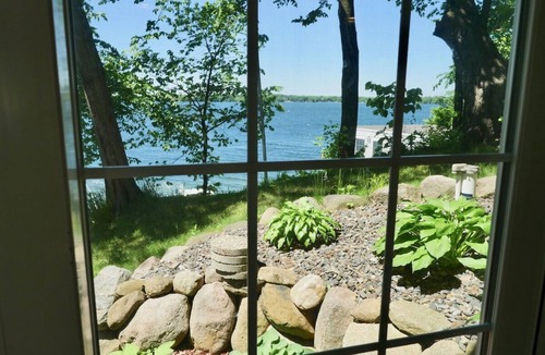 Annandale House | Sylvia Cedars Cabin Rental Snowmobile and Boat Rentals