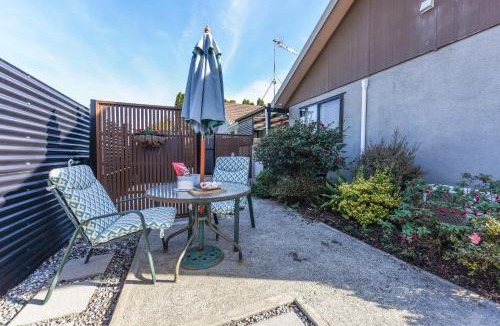 Tahunanui House | Tahunanui Shoreside - Nelson Holiday Home