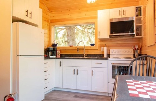 Bolsover Cottage | Talbot By The Lake Cottages