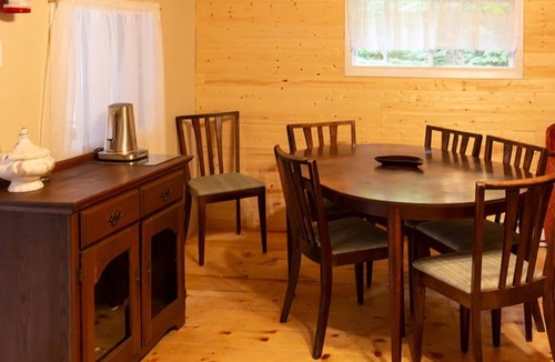 Papineau-Cameron Cottage | Talon Cottage