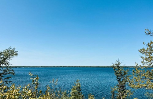 Bongard House | Tanglewood - Large Waterfront Home in PEC
