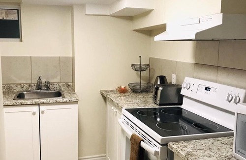 Burlington Apartment | Tastefully decorated spacious apartment Burlington