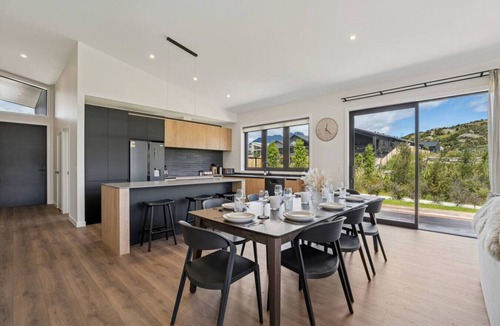 Kawarau Falls House | Te Maunga Retreat | Views, Space & Near Ski Fields