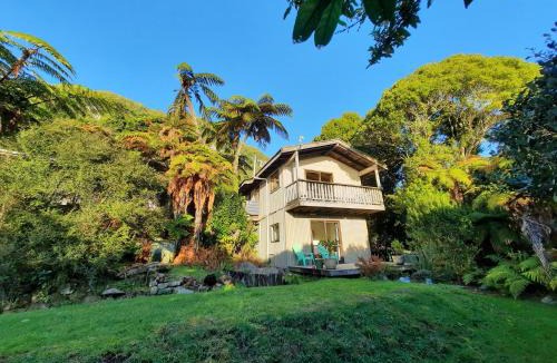 Punakaiki Cabin | Te Nikau Retreat