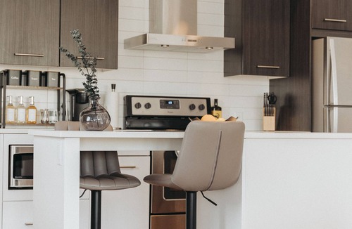 Winnipeg Condo | The Alaina- Modern Vibes, Cozy & Spacious