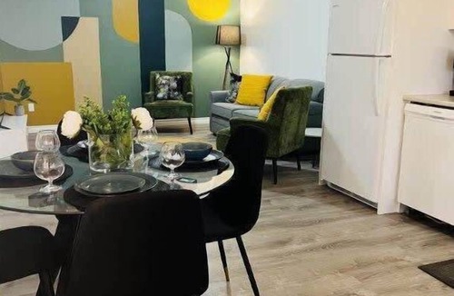Bancroft House | The Artistry | Riverfront | Luxury & Comfort Await