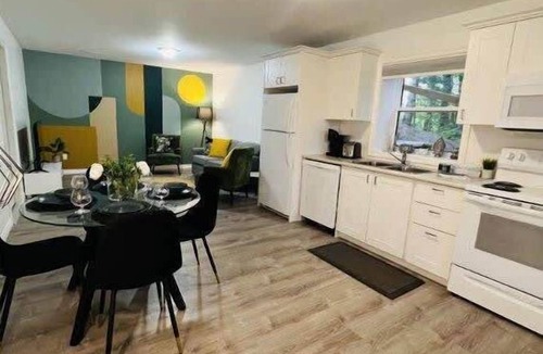 Bancroft House | The Artistry | Riverfront | Luxury & Comfort Await
