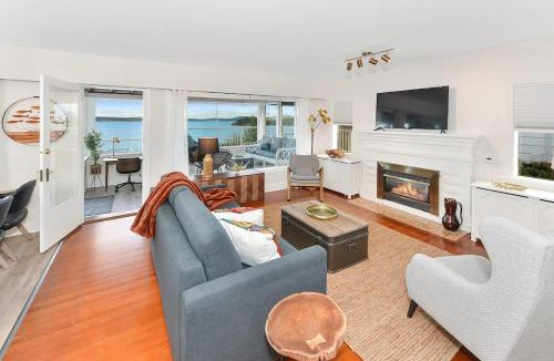 Chemainus Apartment | The Beach House Suite by EMR Vacation Rentals
