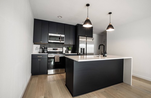 Mankato House | *THE BLACK SHEEP* - Modern, Unique & Clean - BY MSU