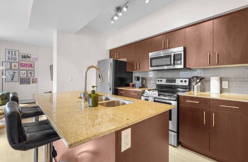 Downtown Edmonton Condo | The Blush Haus: Ice District + FREE Parking + 2 Bed/2Bath