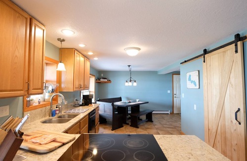 Forest Lake House | The Boathousen4 Bed 2 1/2 Bath Lake Homen