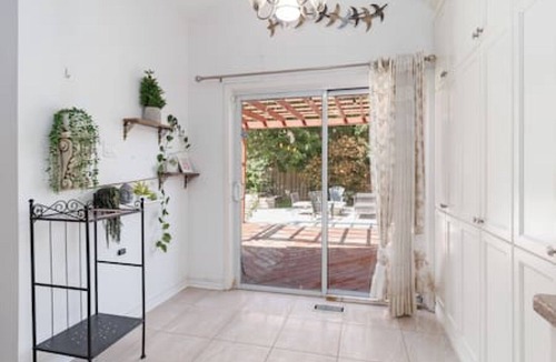 Brampton House | The Brampton Hideaway with Patio