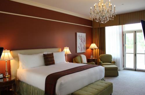 Stratford Hotel | The Bruce Hotel