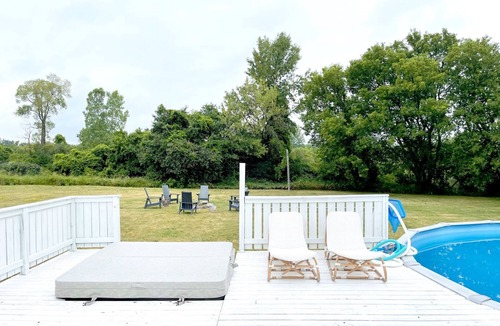 Prince Edward House | The Canada House | 4-Bedroom Retreat in Prince Edward County | Pool and Hot Tub