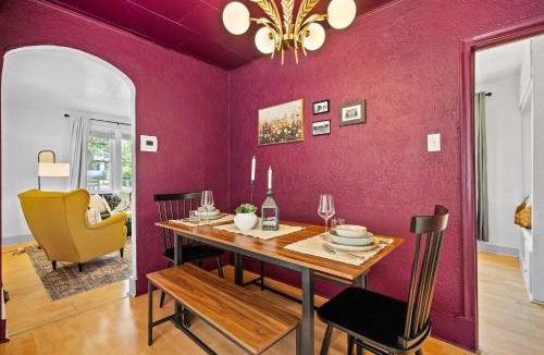 Drumheller House | The Canary 2BR Gem in Downtown Drumheller