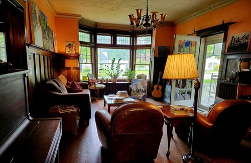 Midland Bed & Breakfast | The Captain's House bed & breakfast