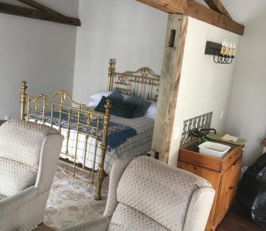 Paris Apartment | The Carriage House Flat - Downtown Paris Canada