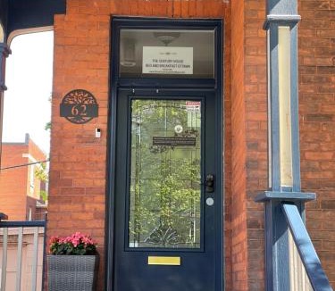 Downtown Ottawa Bed & Breakfast | The Century House Bed and Breakfast Ottawa