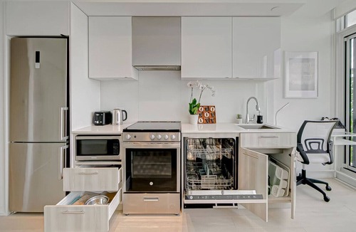 Garden District Hotel | The Cityscape by Instant Suites | PentHouse Unit