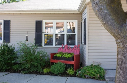 Cobourg House | The Cobourg Creek Cottage