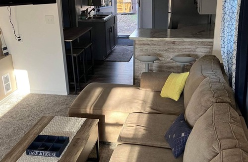 Oak Grove Cottage | The cottage of Lake George access across the street to Lake