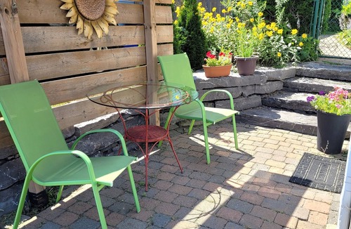 Vankleek Hill Apartment | THE DAISY HOUSE - Artist Retreat