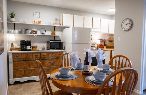 Harrison Hot Springs Apartment | The Drift Walkable to Beach and Village