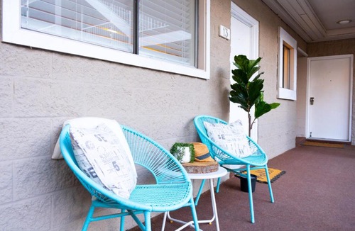 Harrison Hot Springs Apartment | The Drift Walkable to Beach and Village