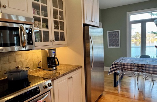 Tweed Cottage | The Four Seasons is a spacious retreat to gather with family and friends.