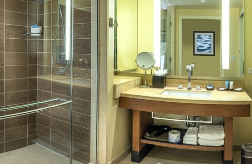 Mashantucket Hotel | The Fox Tower at Foxwoods