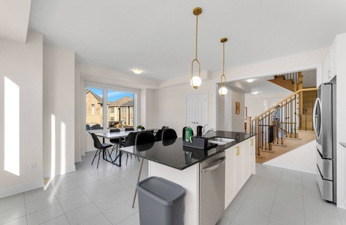 Oakville House | The Grand 5 Bedroom Oakville Escape
