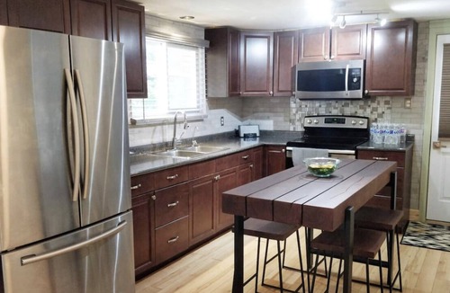 Bolsover Cottage | The Greenhouse Cottage - 2 BRS + Bunkie (Pet Friendly)!!