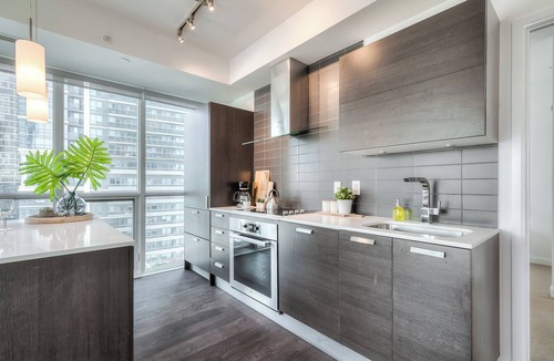 Garden District Apartment | The Greenville Deluxe Suites & Towers
