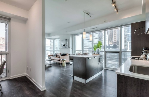 Garden District Apartment | The Greenville Deluxe Suites & Towers