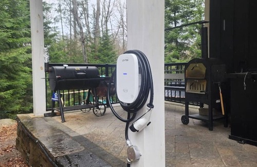 Eagle Lake Cottage | The Hidden Porch at Sir Sam's (hot tub & sauna)