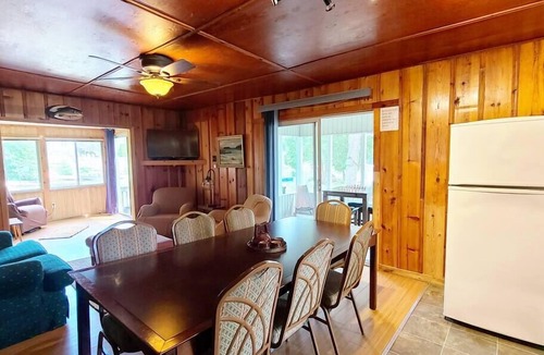 Selwyn House | The Hideaway - 3-bedroom Waterfront Cottage
