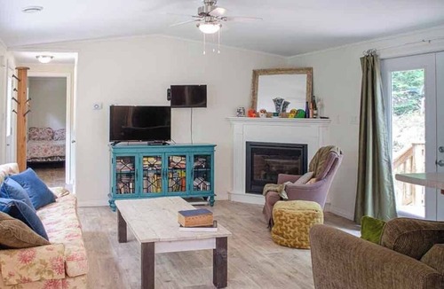 Faraday Cottage | The Hiding Place - Two Bedroom Cottage, Sleeps 6