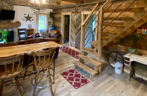 Perry House | The Hill Crest Cottage