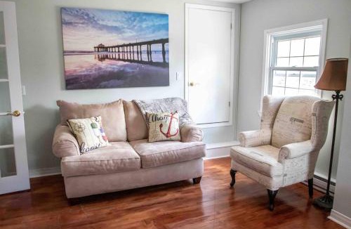Bracebridge Apartment | The Jypsy Inn - Journey Apartment Muskoka