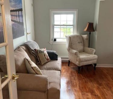 Bracebridge Apartment | The Jypsy Inn - Journey Apartment Muskoka