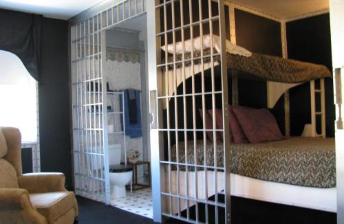 Cobourg Hotel | The King George Inn