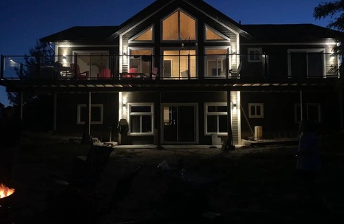 McKellar Cottage | The Lake House on Mantiouwabing Parry Soundnn