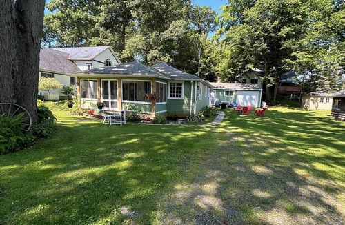 Port Colborne Cottage | The Lakeside Lodge