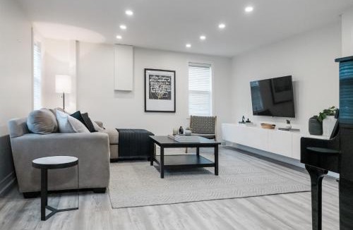 Niagara-on-the-Lake House | The Little White Haus
