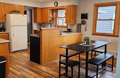 New Ulm House | The Local On Washington