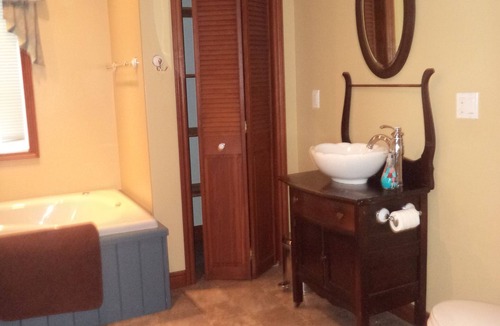 Wainfleet House | The Lodge @Bracewood Cottages